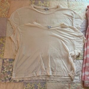 Splendid Cream Short Sleeve Tees